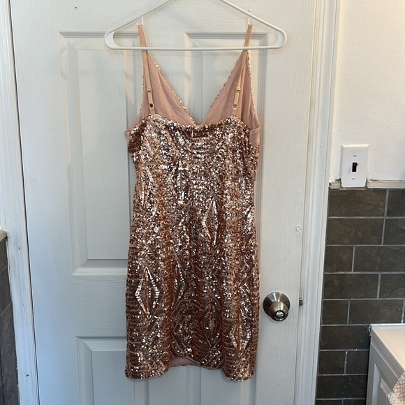 Women’s rose gold sequin dress. Size medium . Worn once - Picture 2 of 2